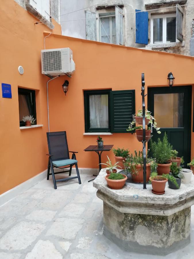 Studio App Dea In The Center Rovinj Luaran gambar